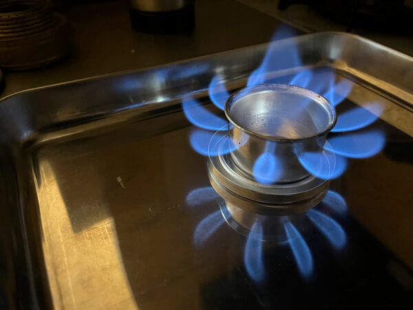 エバニューのブルーノートストーブ燃焼中の写真